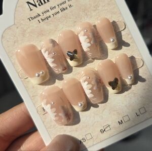 Luxury nails
